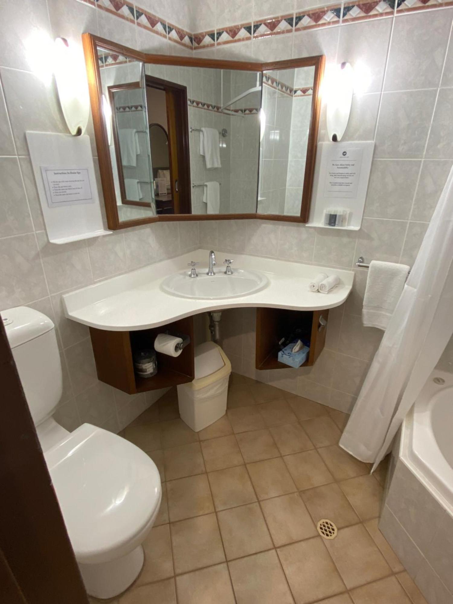 Adelaide Inn מראה חיצוני תמונה