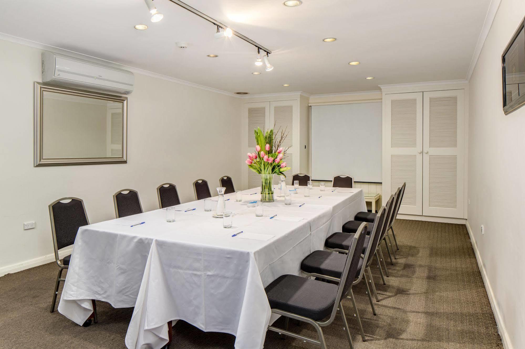 Adelaide Inn מראה חיצוני תמונה