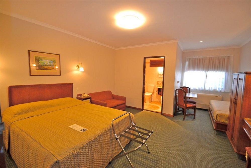Adelaide Inn מראה חיצוני תמונה